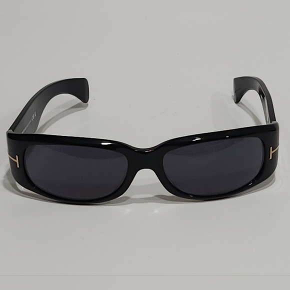 TOM FORDFT1064, Unisex Sunglasses - Picture 8 of 15